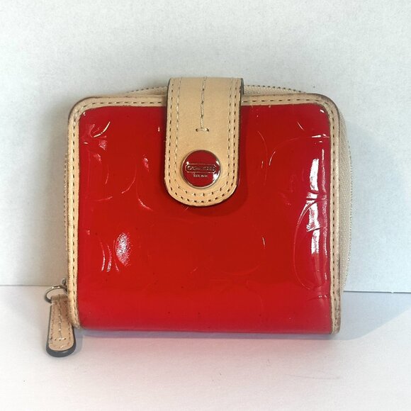 New Coach Wallet Small Red Embossed Shiny Snap Zip Around Women’s ID Bills Coins - Picture 1 of 10
